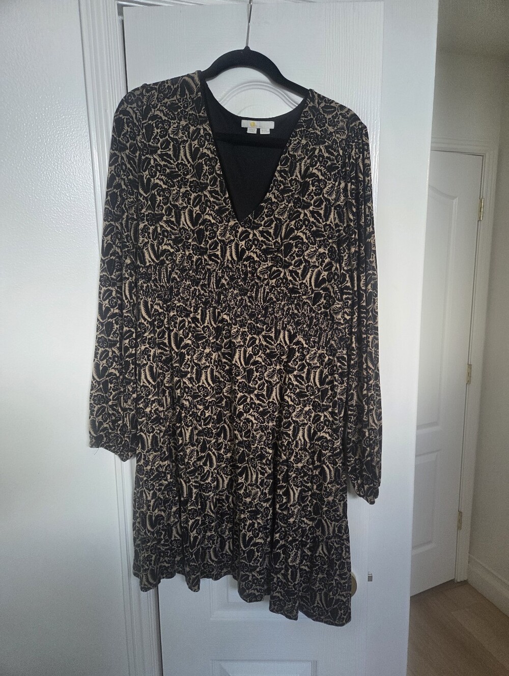 Boden Black & Tan Floral Smocked Long-Sleeve Mini Dress (US 20/22R, UK 22R)